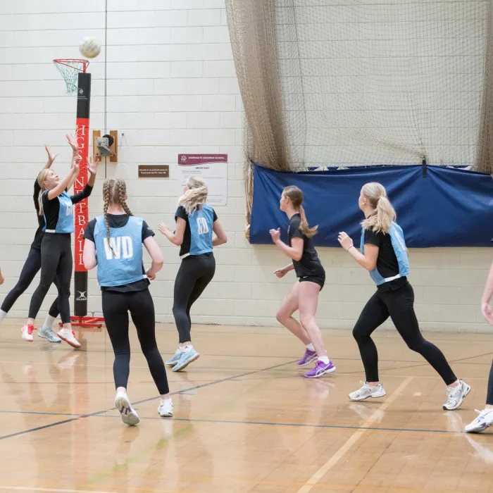 5_girls playing netball Nov 23