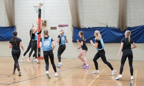 5_girls playing netball Nov 23